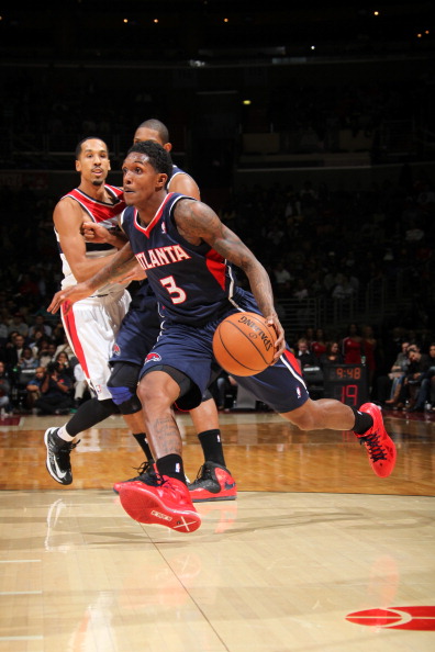 正引领着山 正引领着山